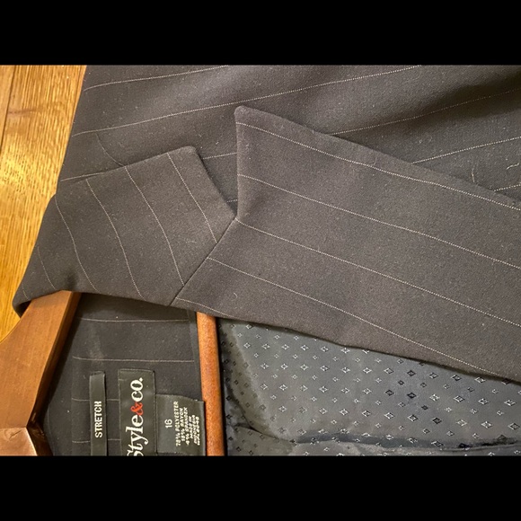 Style and Co striped black blazer, size 16 - Picture 3 of 4